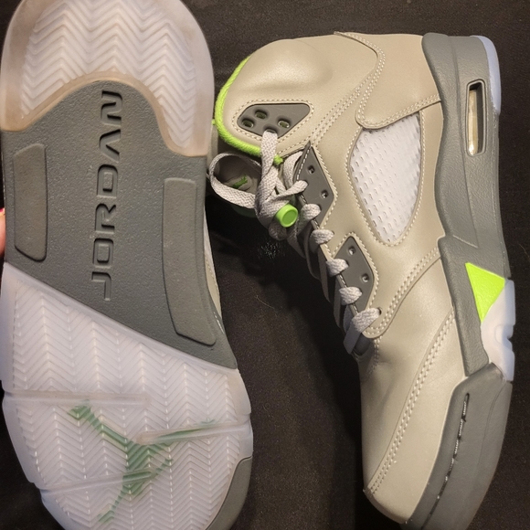 JORDANS! THESE STAND OUT ALMOST NEW CONDITION!! ๐๐ค๐๐ค๐ - Picture 7 of 10